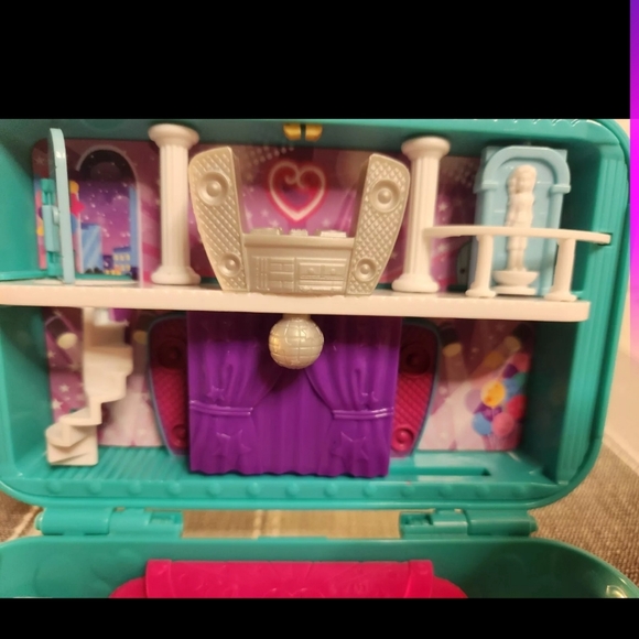 Polly Pocket 'Dance Par-Taay' Case Playset with Vintage Polly - Picture 12 of 16